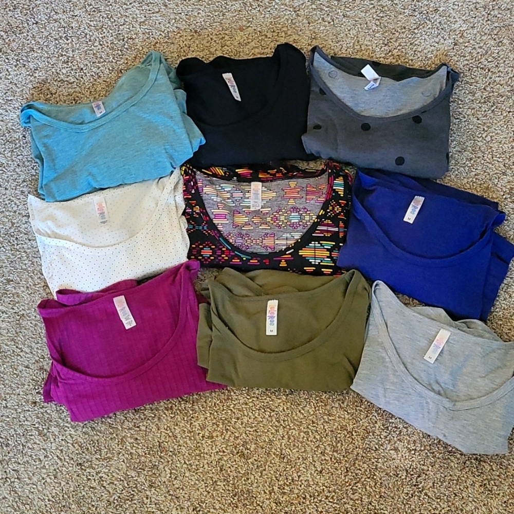 9 Lularoe Lynnae Tops Size M